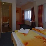 Relax Bara Hotell